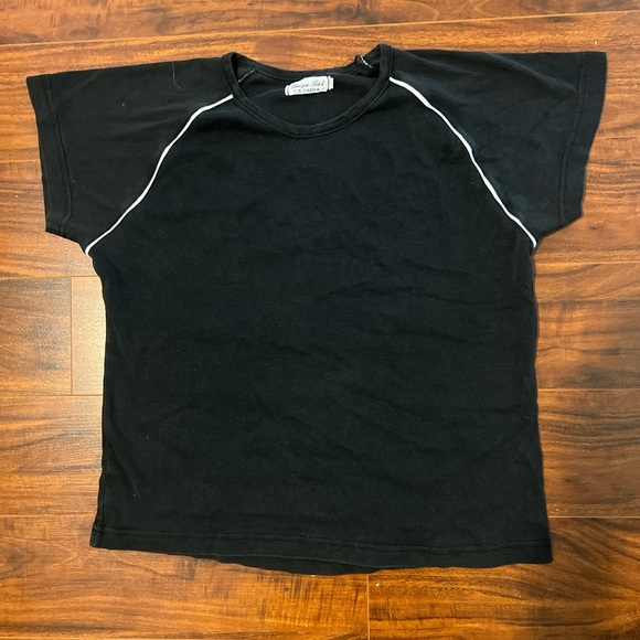 unique int’l athletic wear top - Picture 2 of 3